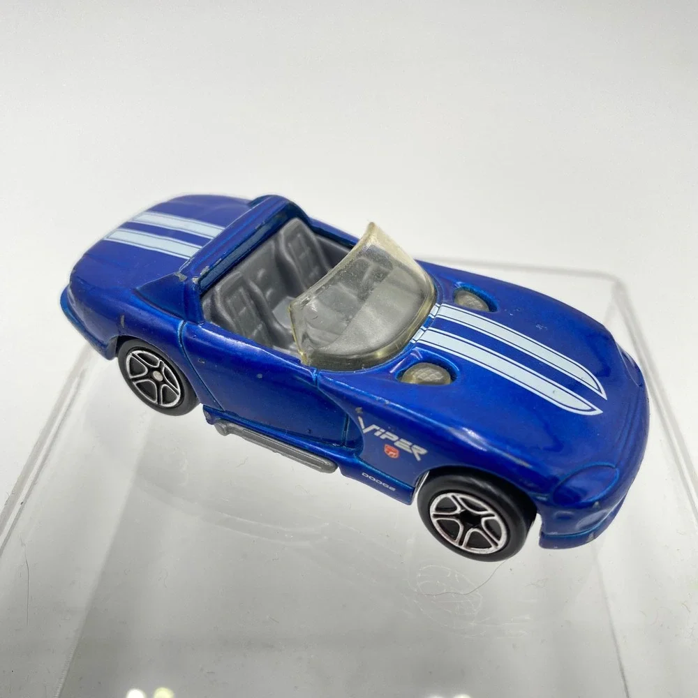 Matchbox 1994 Dodge Viper RT 10 Blue Diecast Toy Car 1:59 Scale‎